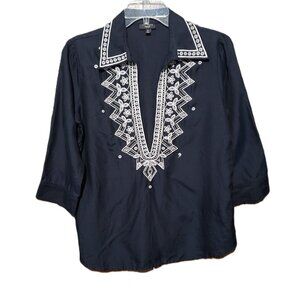 Talbots 10P Navy Blue White Embroidered V Neck Top Boho Coastal Artsy Indie
